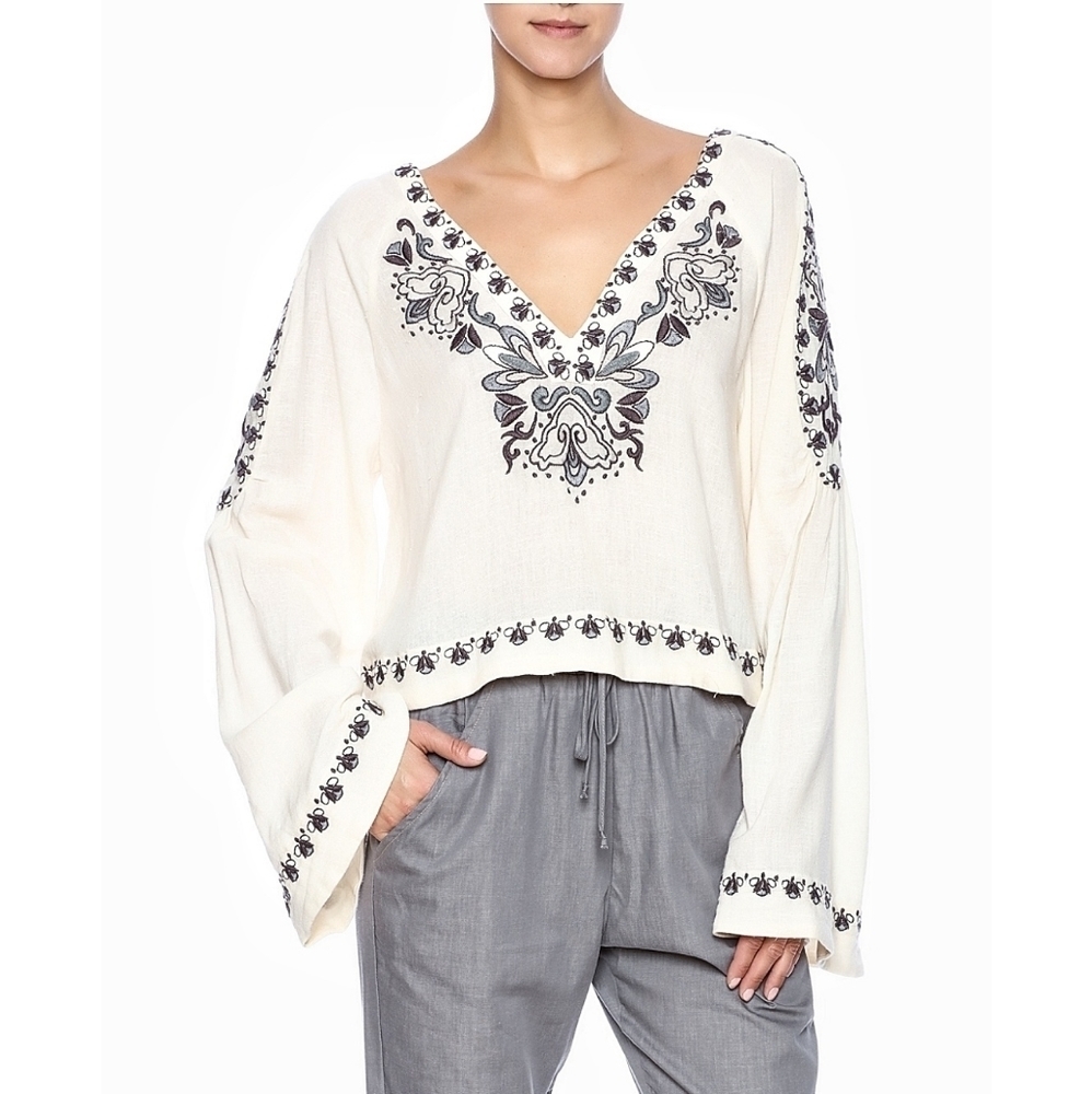 🌸Free People | Embroidery Crop Long‎ Sleeve top XS